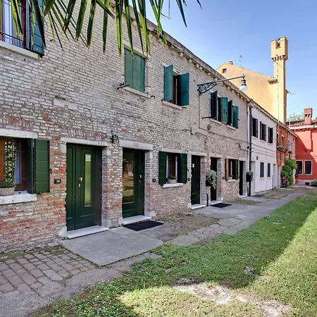 Garden Houses Apartment