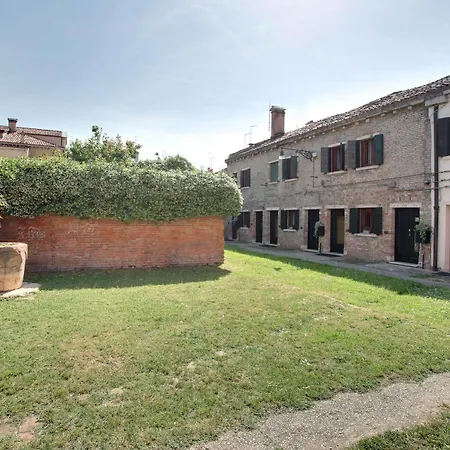 Garden Houses Apartment *
